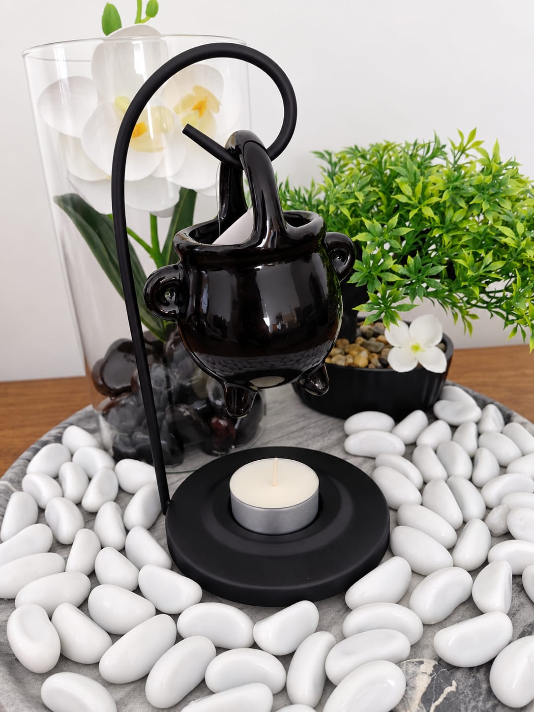 Hanging cauldron burner